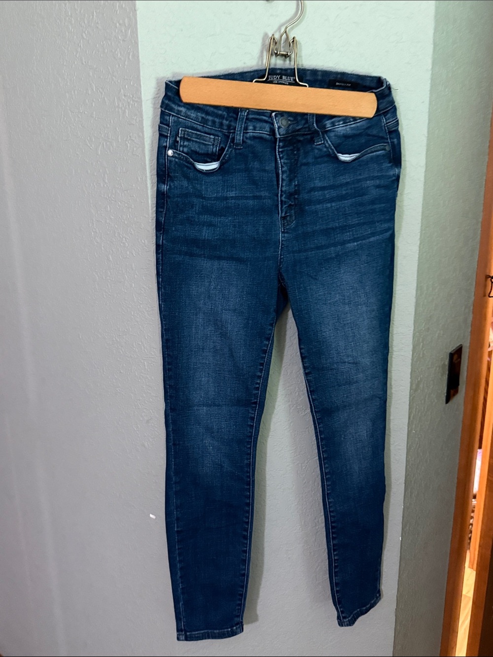 Judy Blue Dark Wash Women’s Skinny Jeans